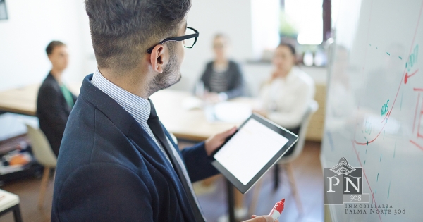 ¿Qué debes considerar antes de rentar una sala de juntas?